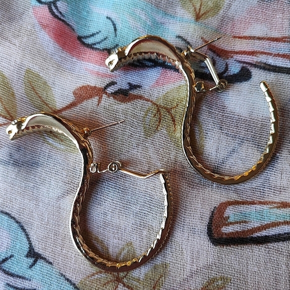 Cobra Snake Venomous Oversized Gold Tone Pierced Statement Earrings Oddities EUC - Picture 3 of 12